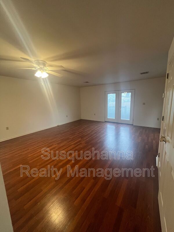 Foto del edificio - 68 Shady Ln