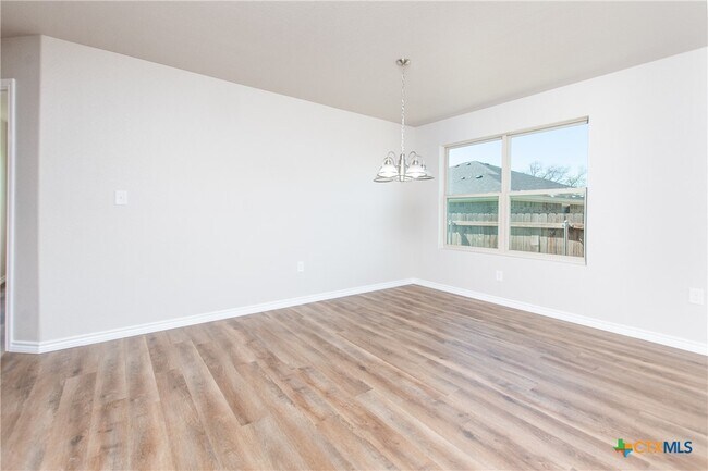 Building Photo - 2542 Leroy Ln