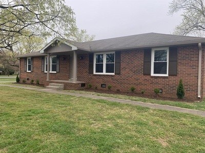 Primary Photo - 142 Iris Dr