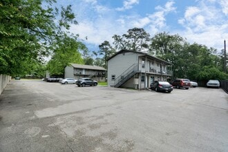 Building Photo - 9211 N Green River Dr