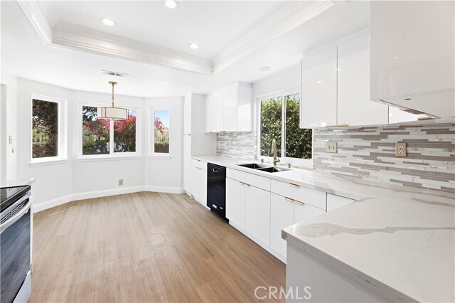 Foto del edificio - 24242 Briones Dr