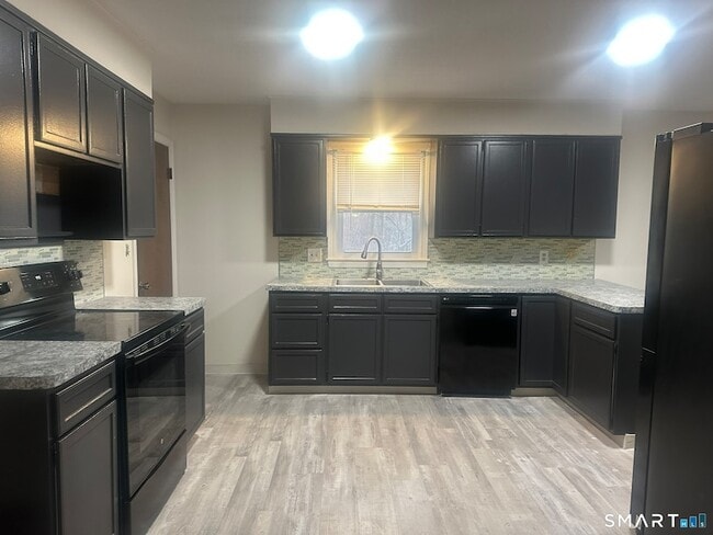 Photo - 220 French St Apartment