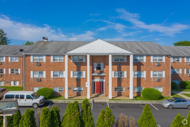 Building Photo - Midway Park Apartments