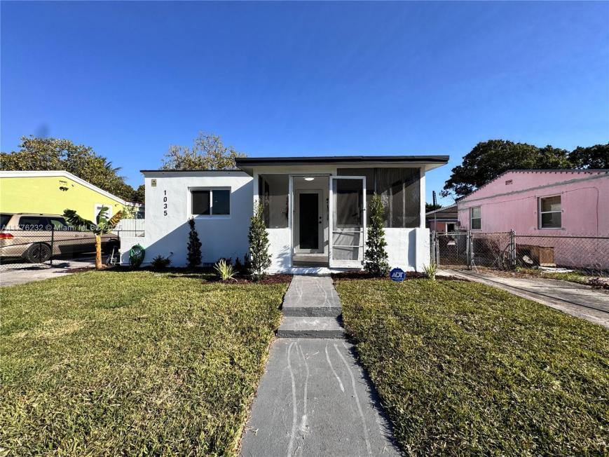 Foto principal - 2 bedroom in Opa Locka FL 33054