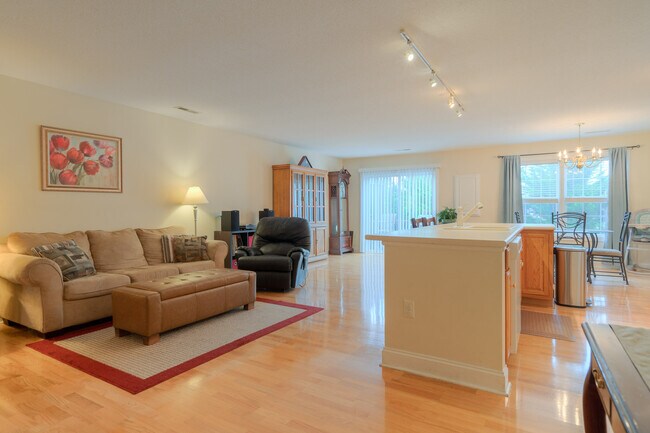 Foto del edificio - 425 Gold Leaf Dr NW