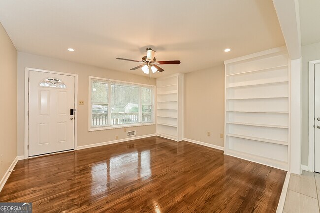 Building Photo - 8071 Devonshire Dr