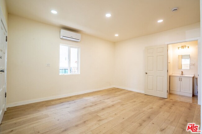Foto del edificio - 1245 S Berendo St