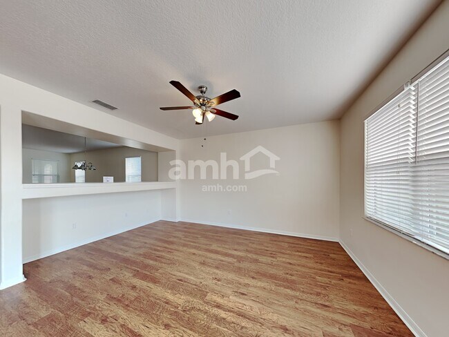 Foto del edificio - 19554 Timberbluff Dr