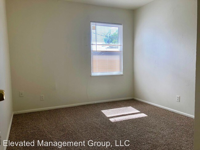Foto del edificio - 3421 Crest Ave SE