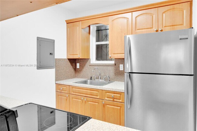 Foto del edificio - 3181 SW 13th St