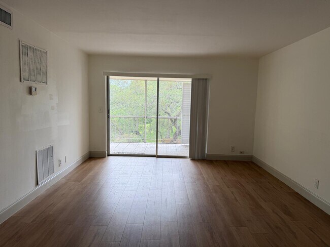 Foto del edificio - 644 NW 13th St