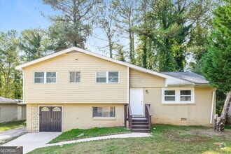 Building Photo - 955 King James Dr