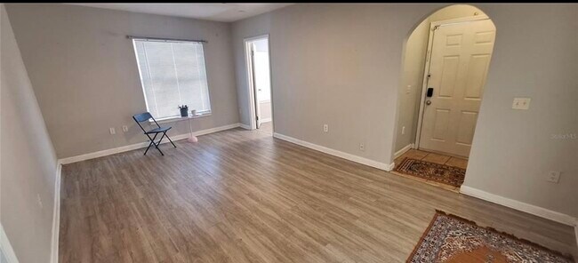 Foto del edificio - 821 Newton Ave S