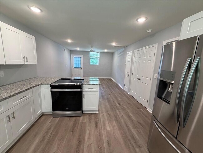 Foto del edificio - 571 Eva Kennedy Rd