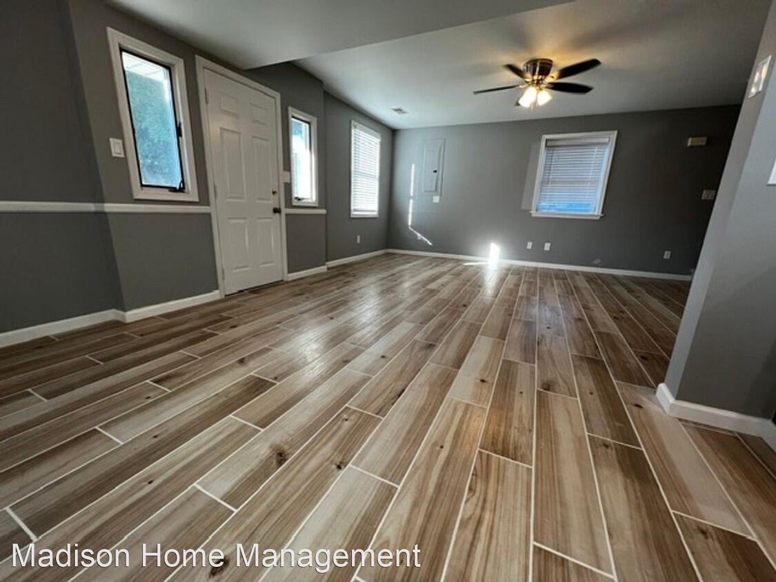 Primary Photo - 2 br, 1.5 bath House - 915 Green Street