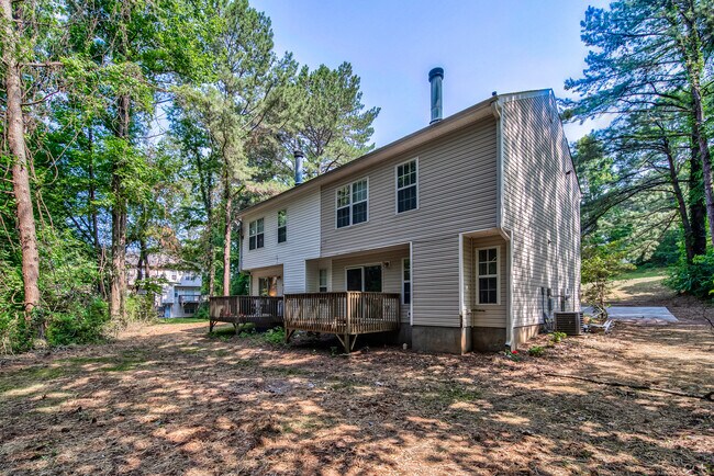 Building Photo - 213 Farm Ridge Dr NE