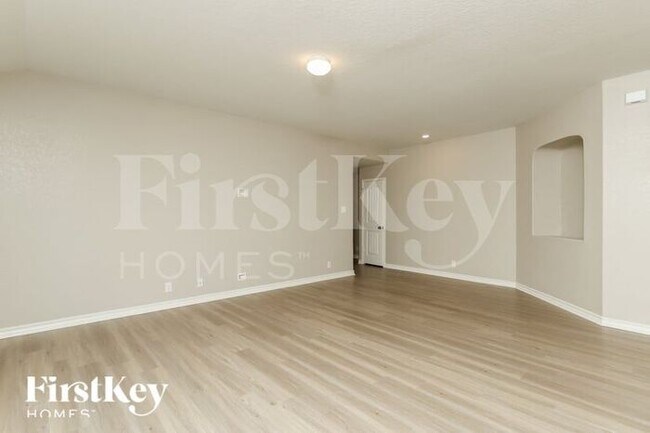 Foto del edificio - 803 Holliman Parkway