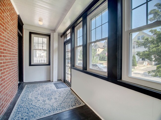 Building Photo - 60 Montague Pl