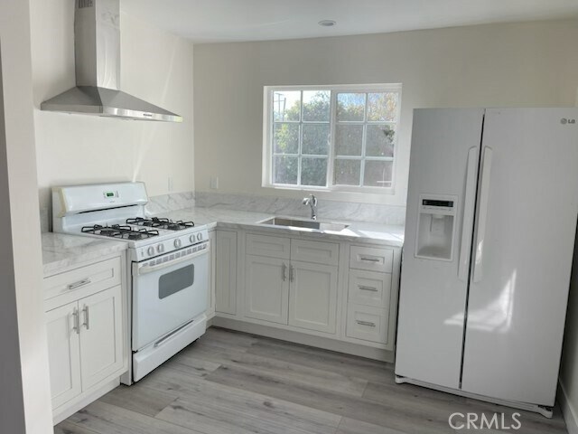 Foto del edificio - 7019 Geyser Ave