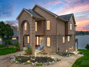 Building Photo - 11589 Ember Rd