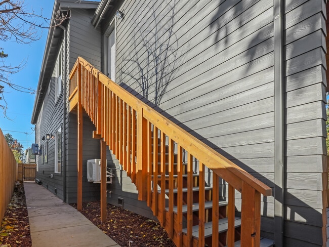 Building Photo - 7490 SE 51st Ave