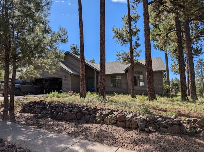 Building Photo - 3496 S Moore Cir