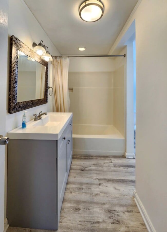 Building Photo - 46 Flint St