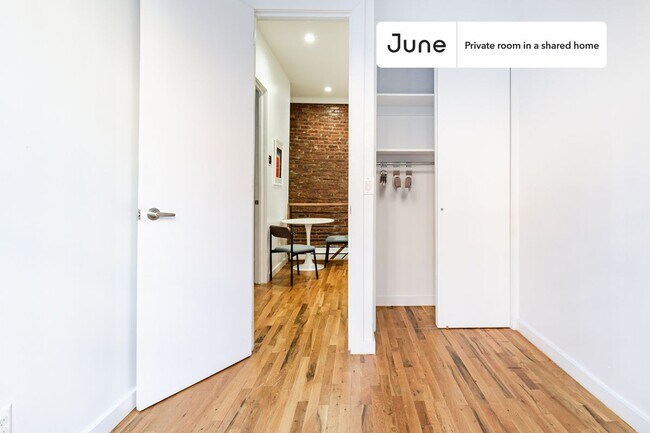 Foto del edificio - Room in Shared 4 bed/2 bath home