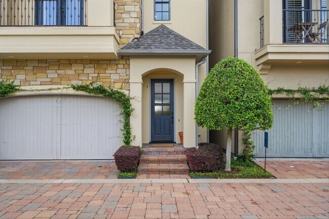 Foto del edificio - 6527 Clarewood Oak Estates Ln