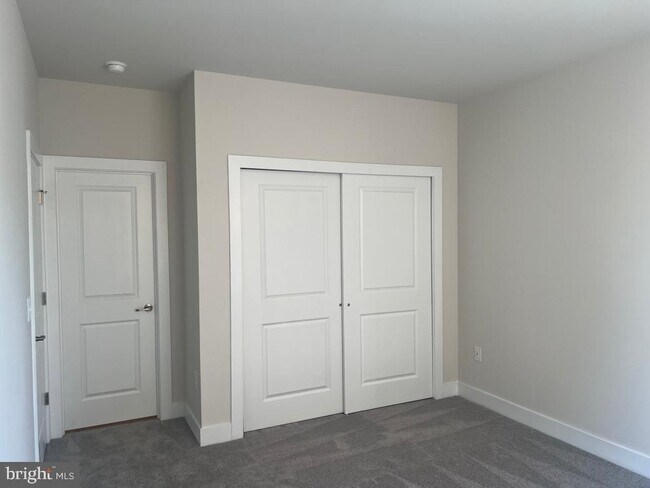 Building Photo - 137B Annapolis St