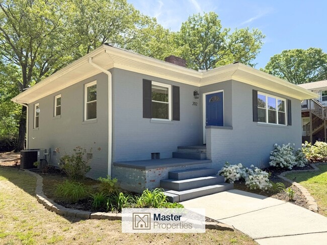 Photo - 202 Mayflower St House