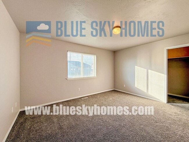 Building Photo - 2503 N Blue Blossom Way