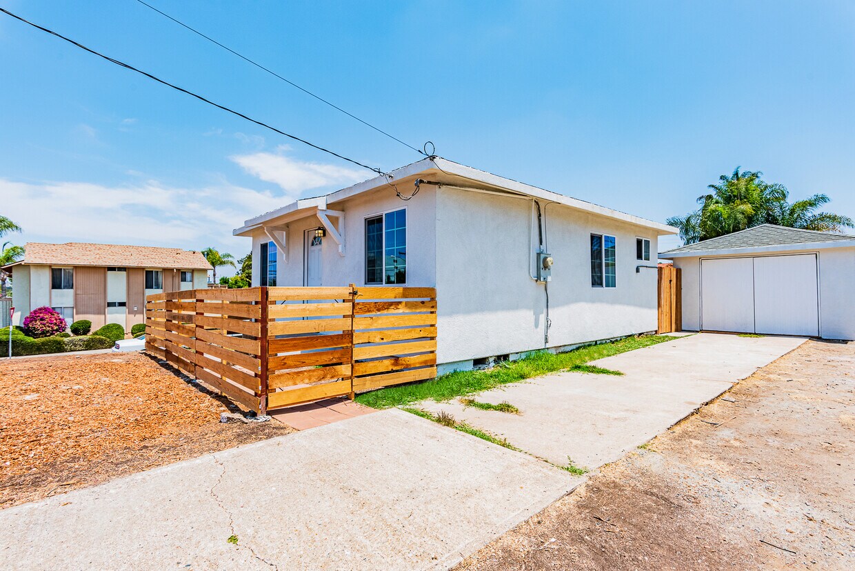 Primary Photo - 1505 F Ave.