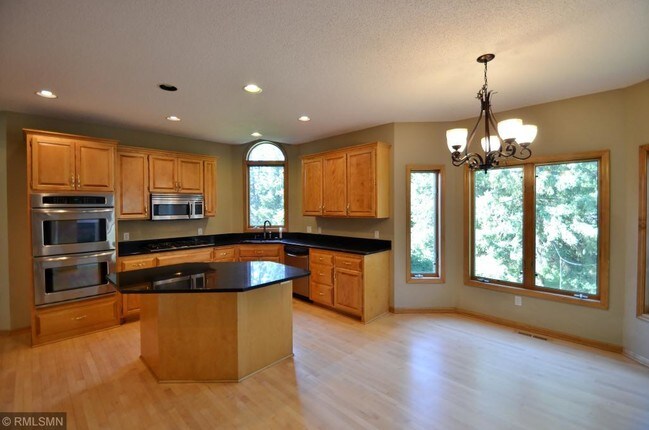 Building Photo - 10195 Gristmill Ridge