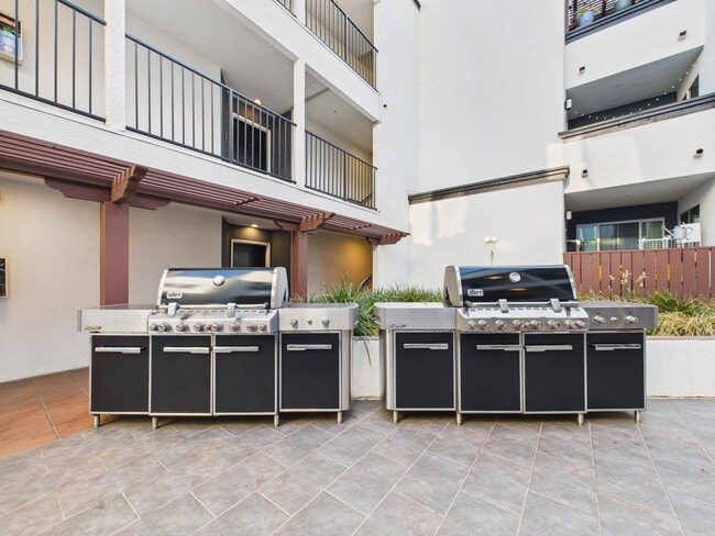 Building Photo - Alur Apartments