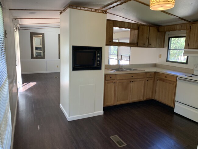 Foto del edificio - 111 Hunter Ct