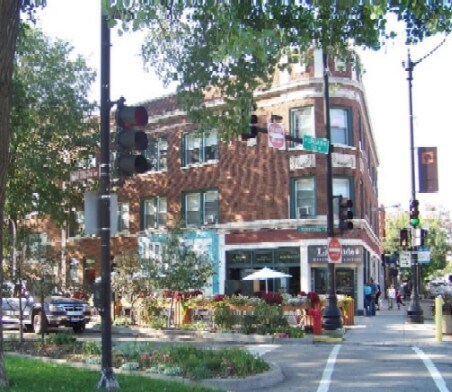 Building Photo - 2240 W Sunnyside Ave