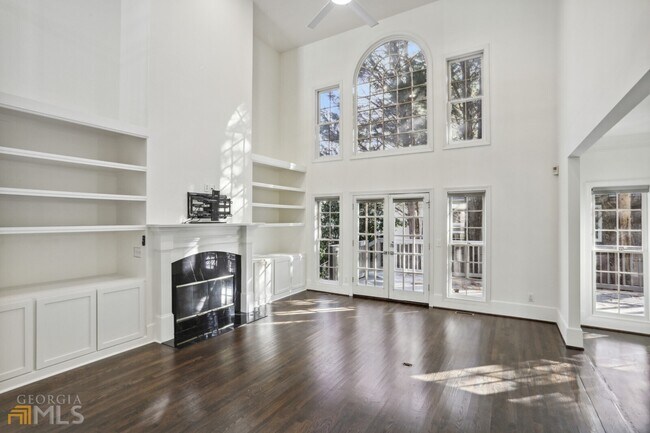 Building Photo - 340 Ledgemont Ct NE
