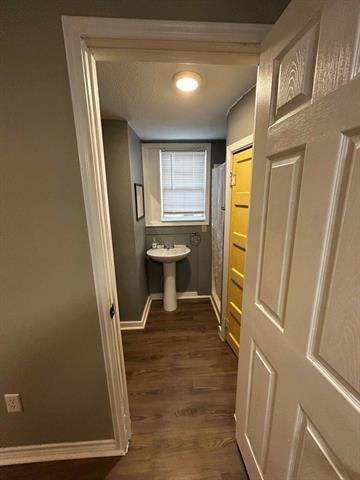 Building Photo - 857 Vine St