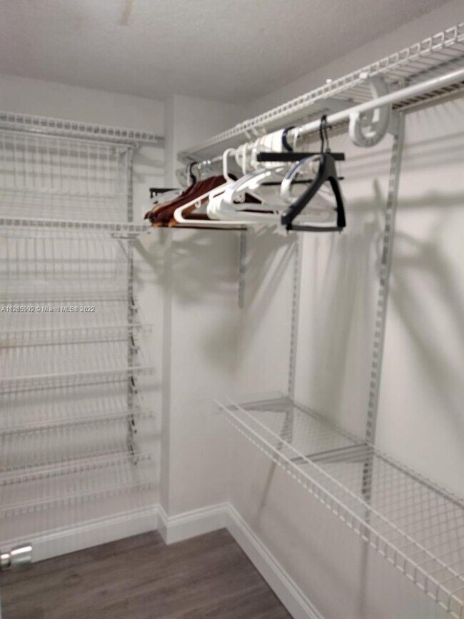 9441 Live Oak Pl Unit 107, Davie, FL 33324 Condo for Rent in Davie