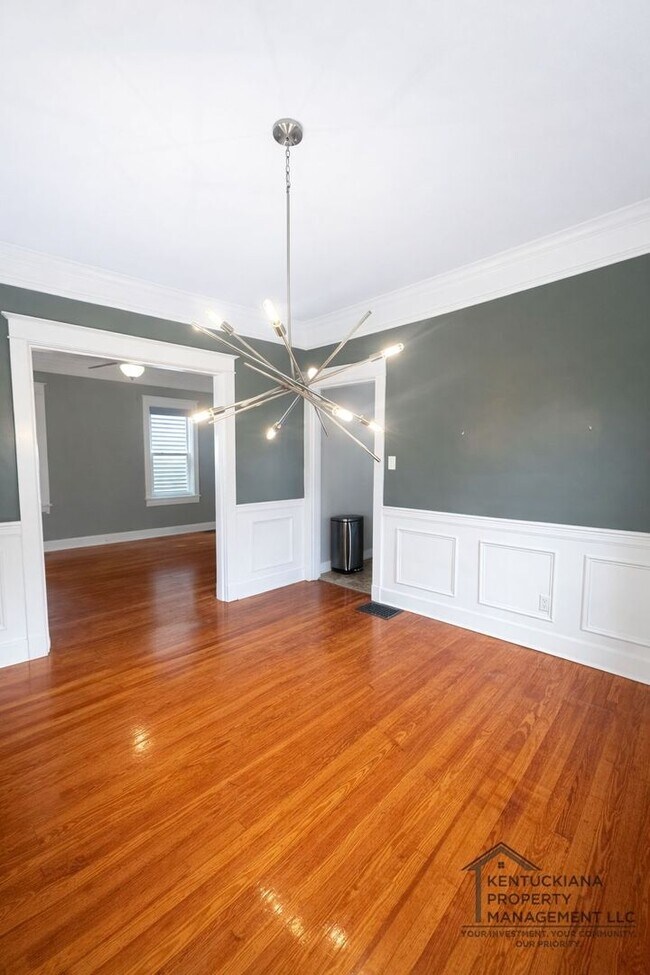 Building Photo - Gorgeous Renovated Highlands Bungalow – Available for Rent!