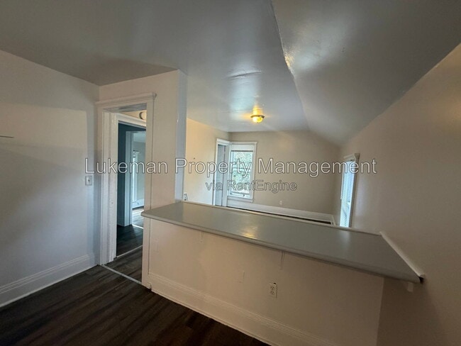 Building Photo - 909 Oak St