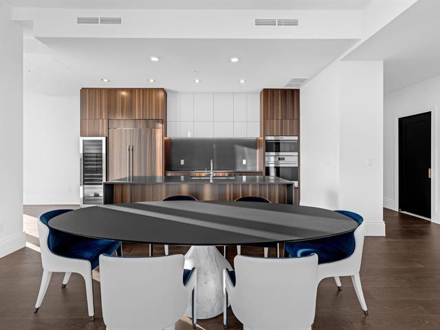 Building Photo - 1210 Rue Jeanne-Mance