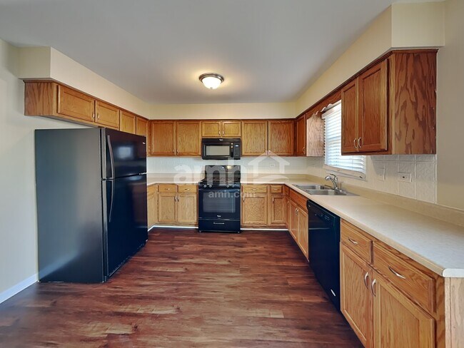 Building Photo - 2407 Joe Adler Dr