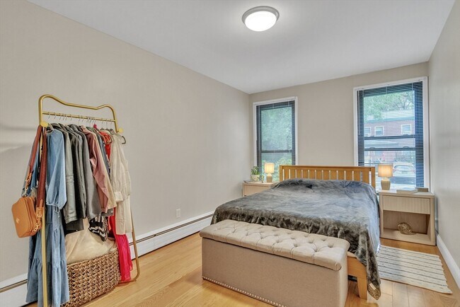 Foto del edificio - 38 Juniper St