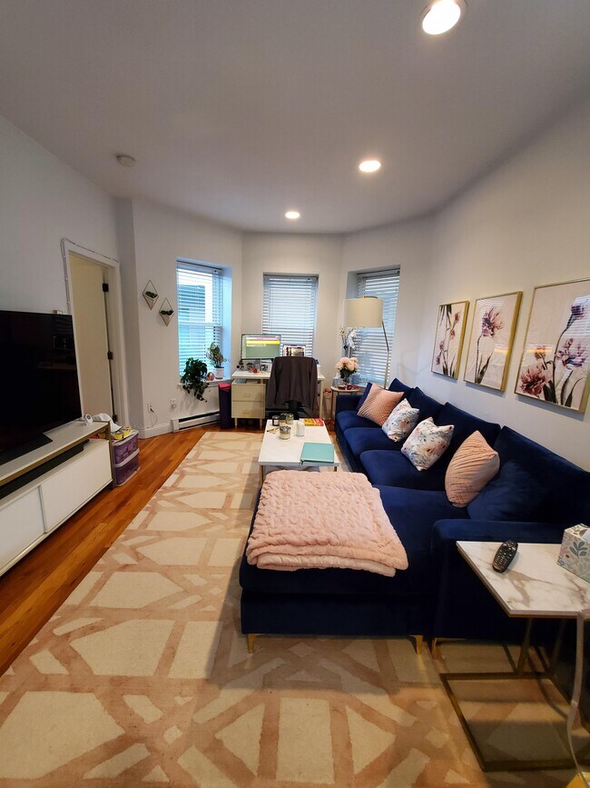 Foto del edificio - 57 Westland Ave