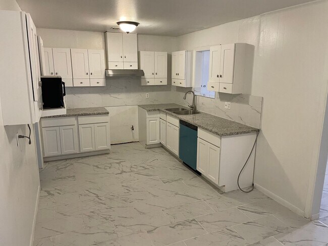 Building Photo - Incredible Remodeled Home