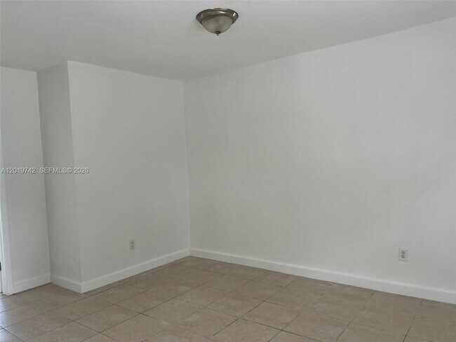 Foto del edificio - 4245 NW 24th Ave