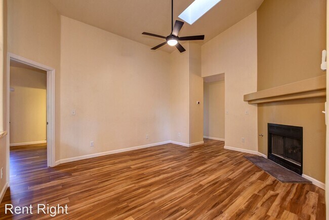 Building Photo - 2 br, 2 bath House - 1480 Loren Dr