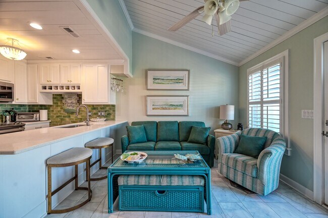 Building Photo - GORGEOUS FULLY FURNISHED UNIT